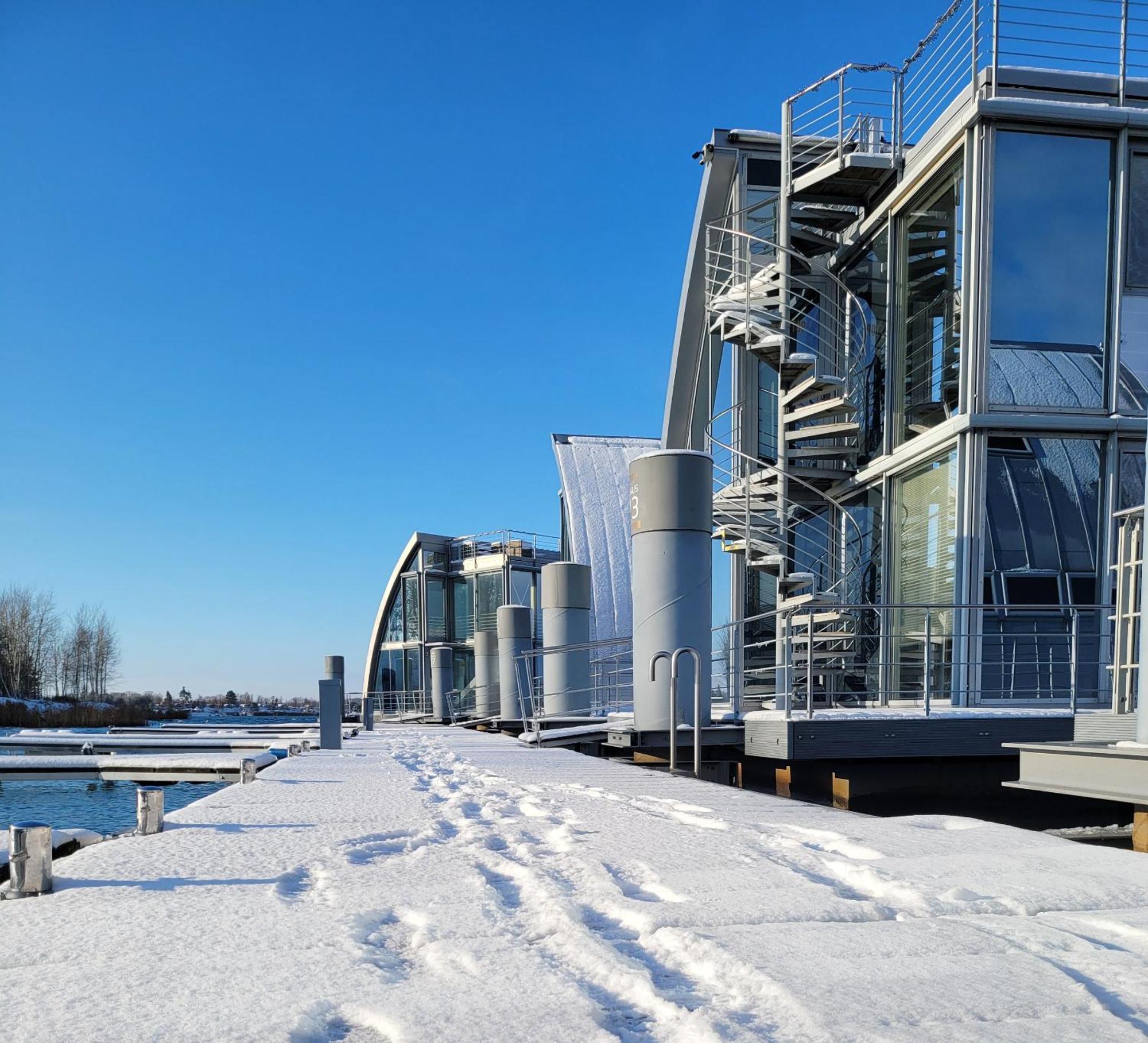 Schwimmendes Ferienhaus Sky Elsterheide المظهر الخارجي الصورة
