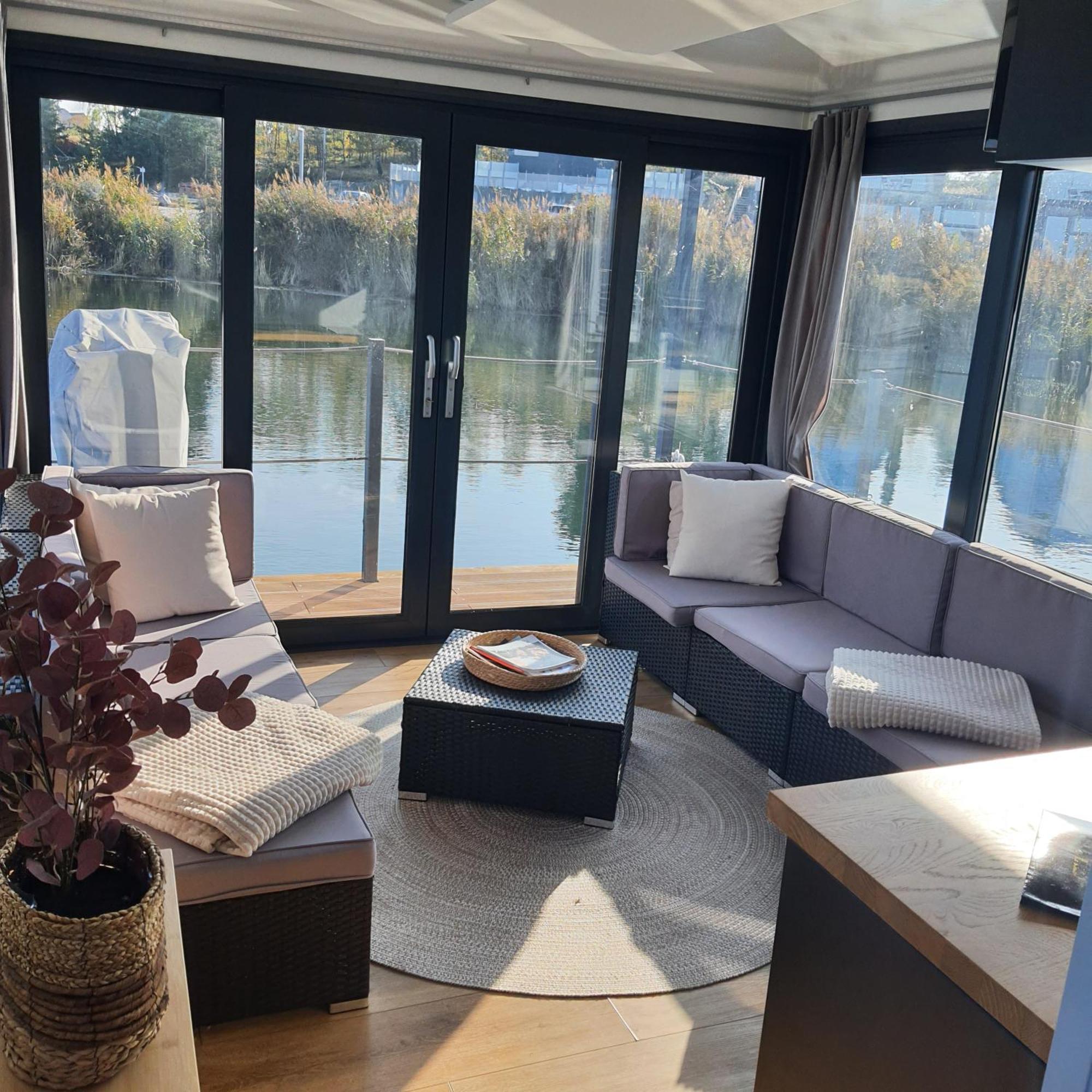 Schwimmendes Ferienhaus Sky Elsterheide المظهر الخارجي الصورة