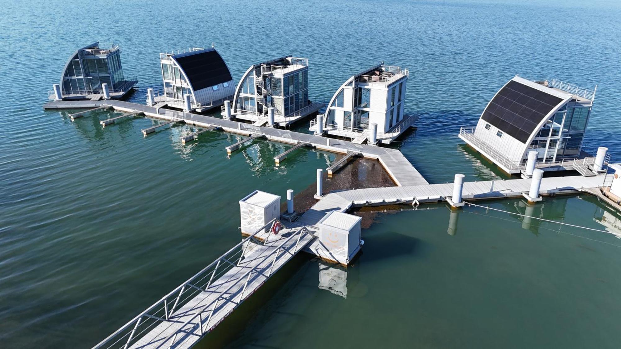 Schwimmendes Ferienhaus Sky Elsterheide المظهر الخارجي الصورة